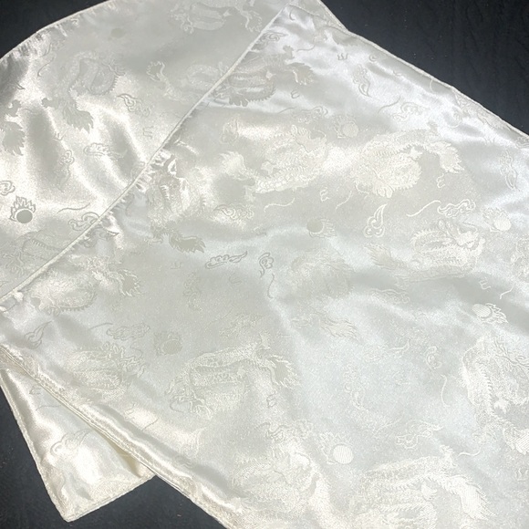 Pair Cream Dragon Thai Silk Pillow Covers 16 in square BRAND NEW!!! - Picture 8 of 8